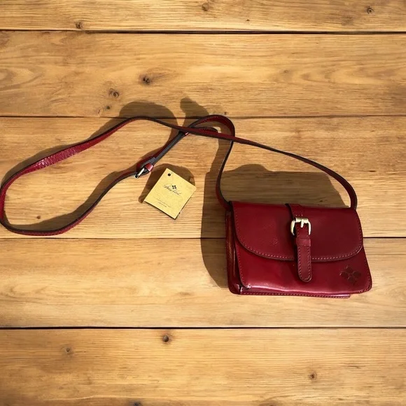 NEW WITH TAGS Patricia Nash “Torri” Ruby Red Leather Crossbody Bag - Picture 2 of 7